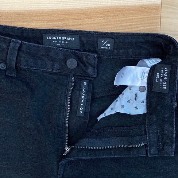 Lucky Brand black skinny jeans (Bella) in perfect condition Size 2/26 regular - Picture 3 of 6